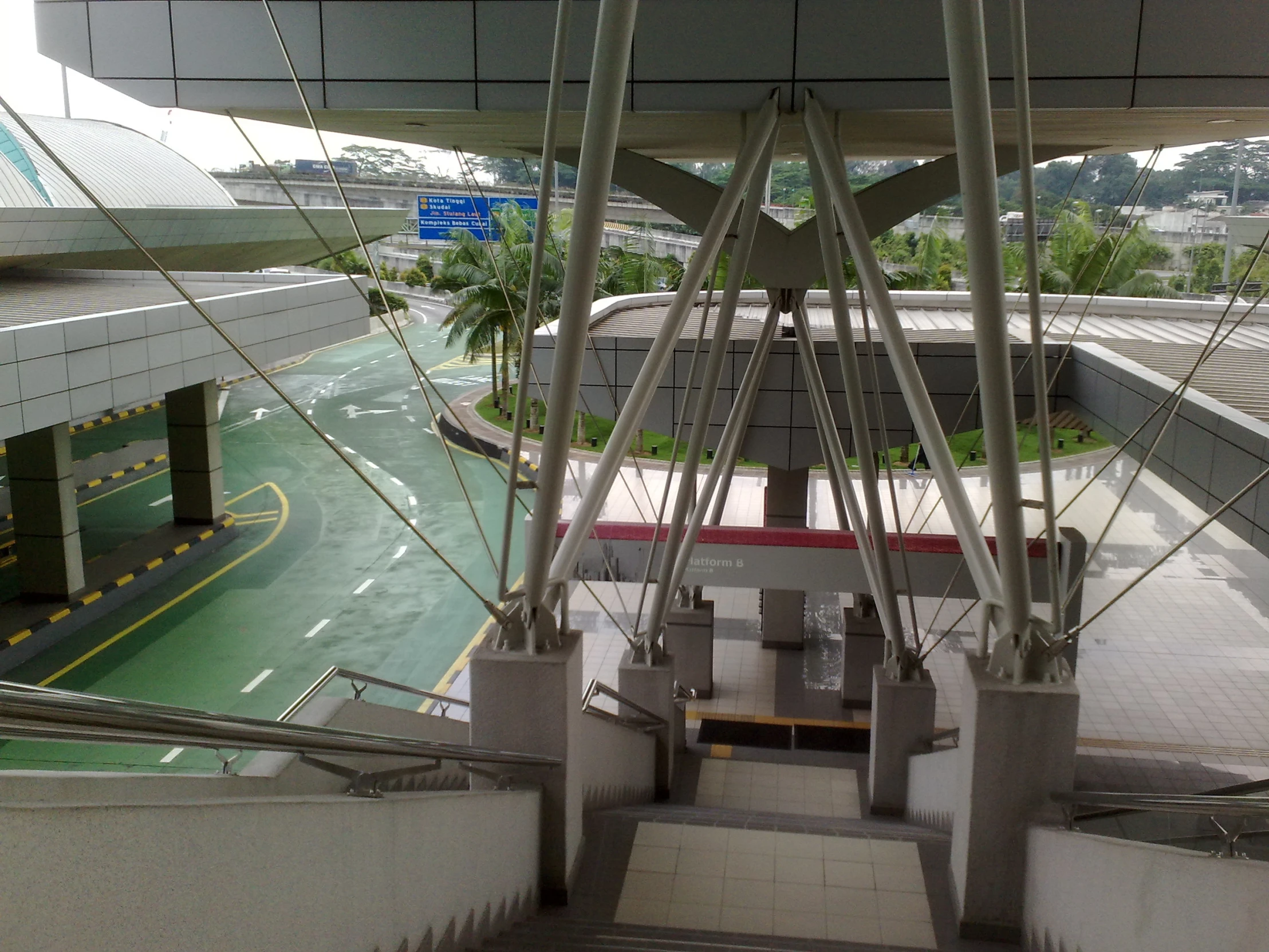 the inside of an airport terminal, including the ceiling