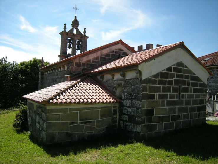 an old building made of bricks is seen in this picture