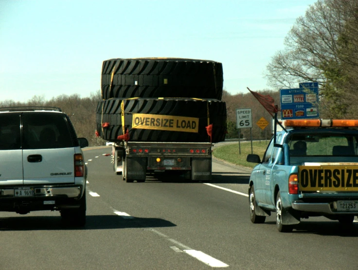 a truck that is pulling a tractor trailer