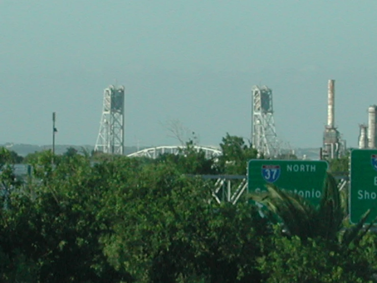 there are two signs that say north end and highway side