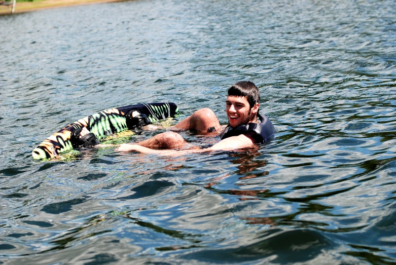 a person that is swimming in the water