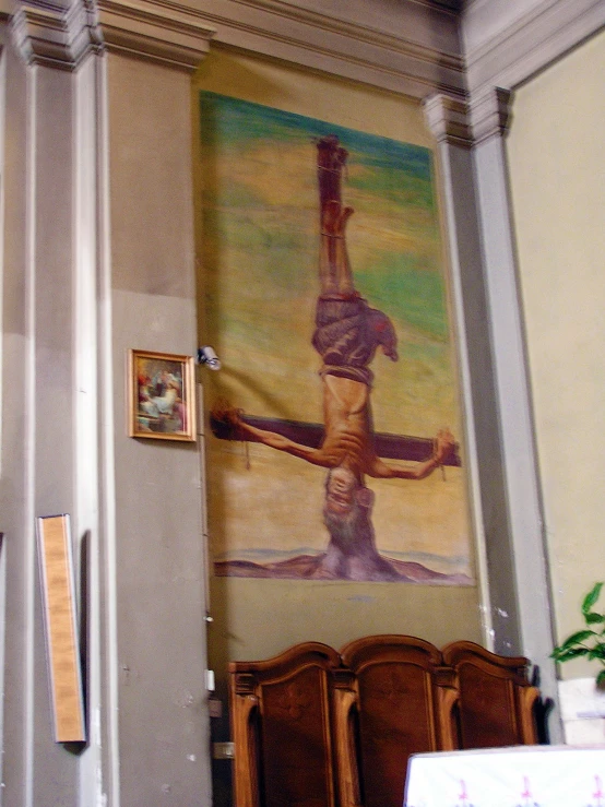 the room is decorated with an artistic painting