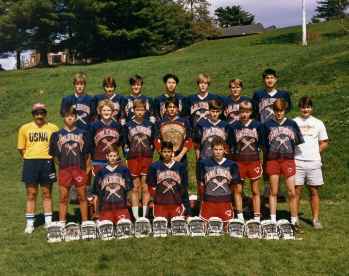 soccer team posing for a picture before they play