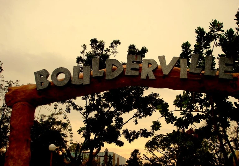 a large sign for boulevard with a name that reads