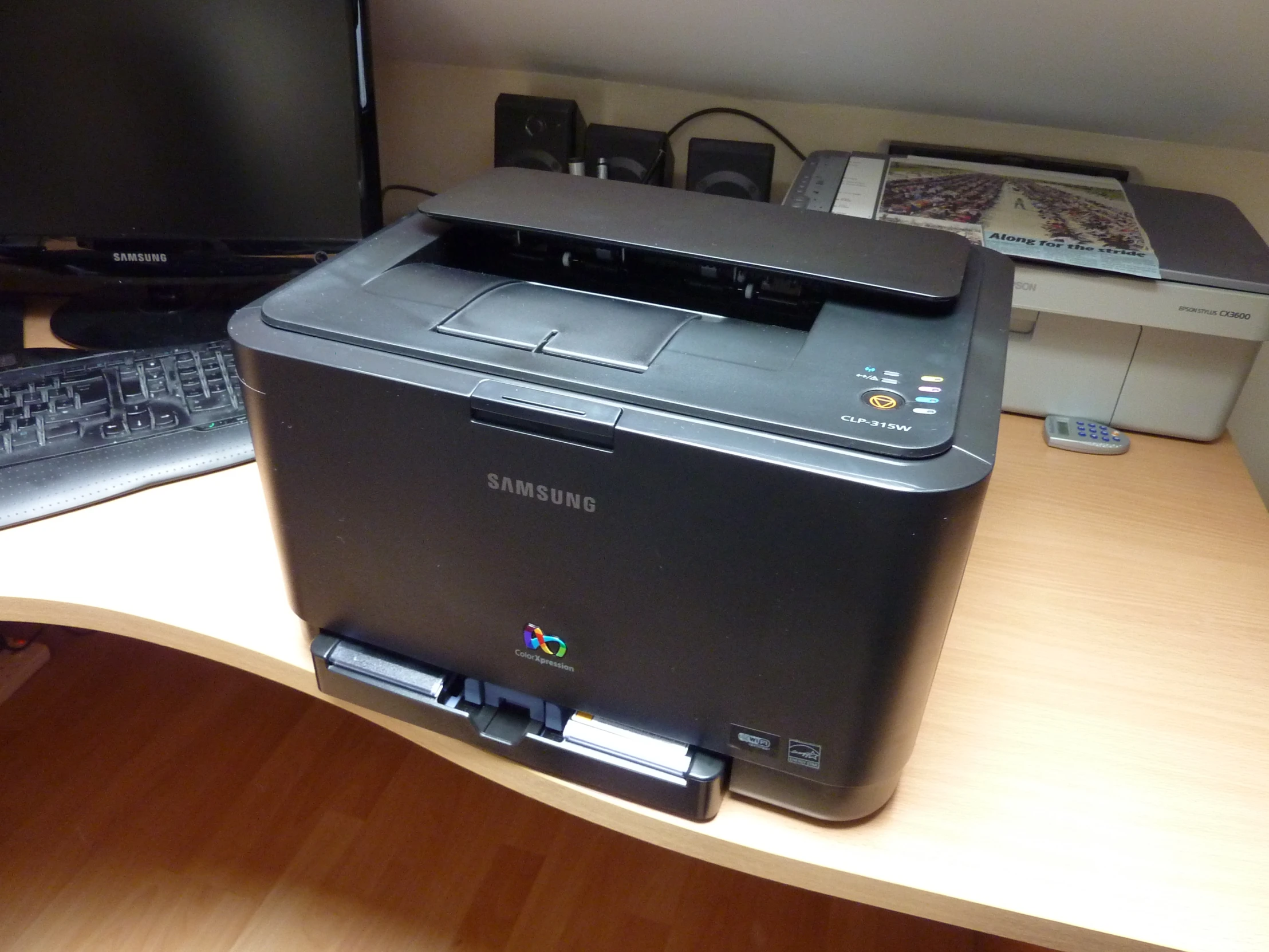 a printer that is sitting on the desk