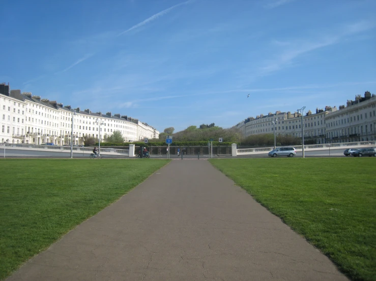 the path to the other side of this park is empty