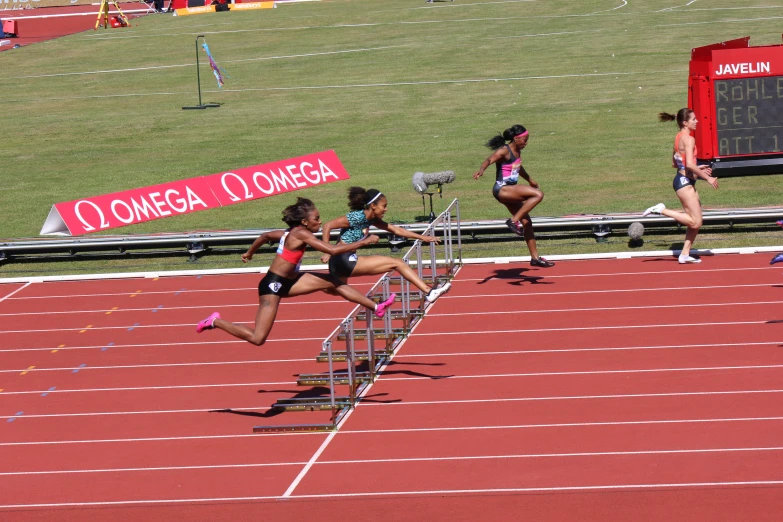 the start line of the women's meter track