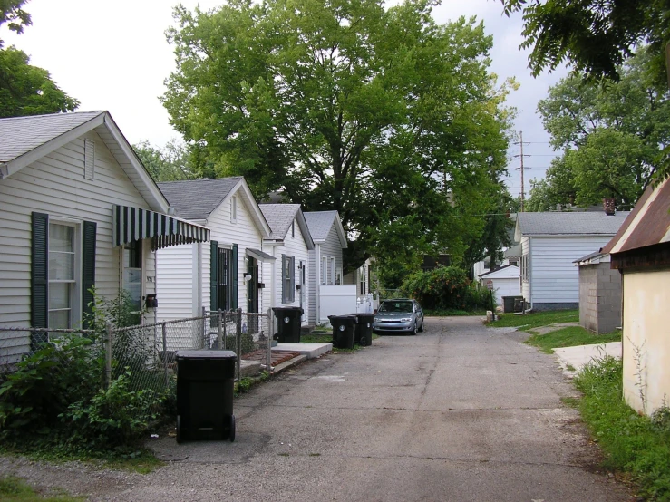 a bunch of houses that are sitting in the street