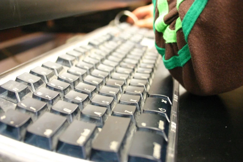 a close up po of the top of a keyboard