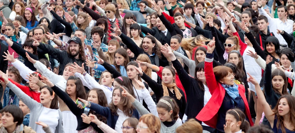 a crowd of people who are standing together