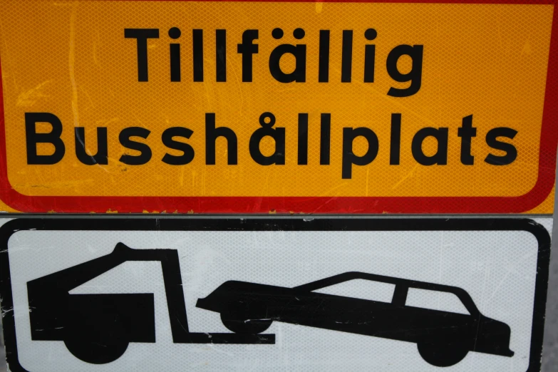a road sign that warns drivers that they should be towed