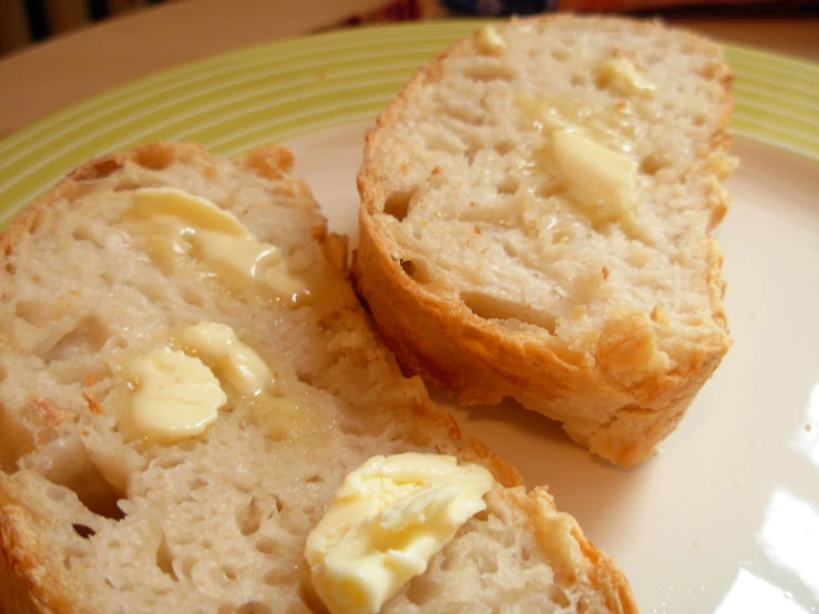 this is two pieces of bread with er on them