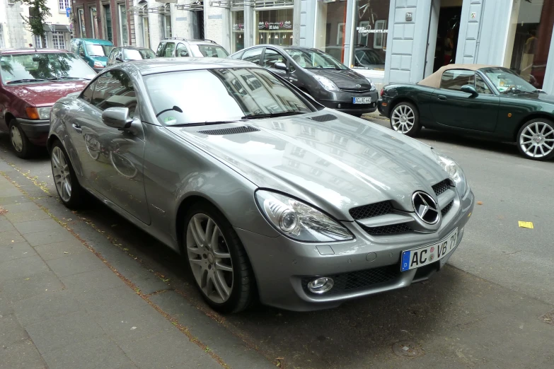a mercedes benz with chrome on the front