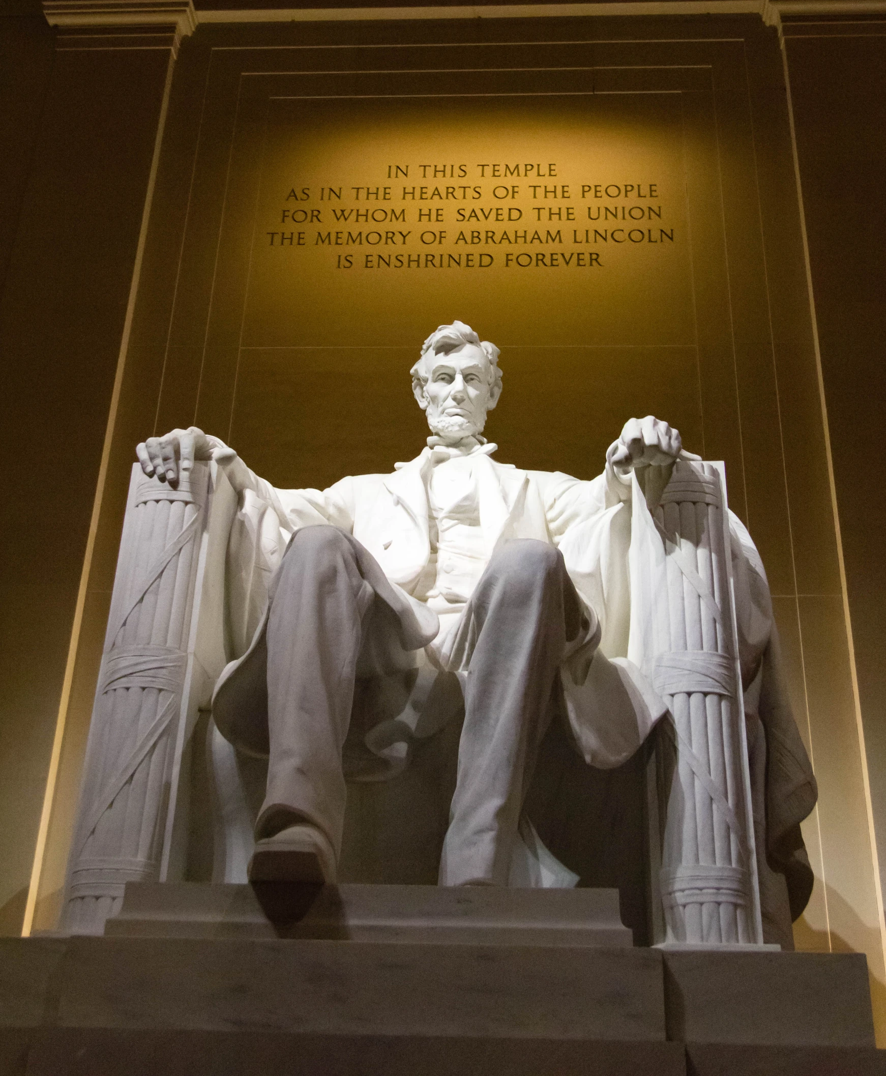 there is a statue of aham lincoln with words written in it