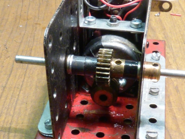 a small mechanical device with two gears