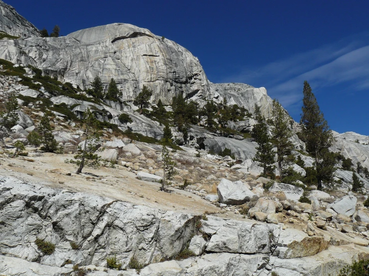 an image of a mountain with many rocks