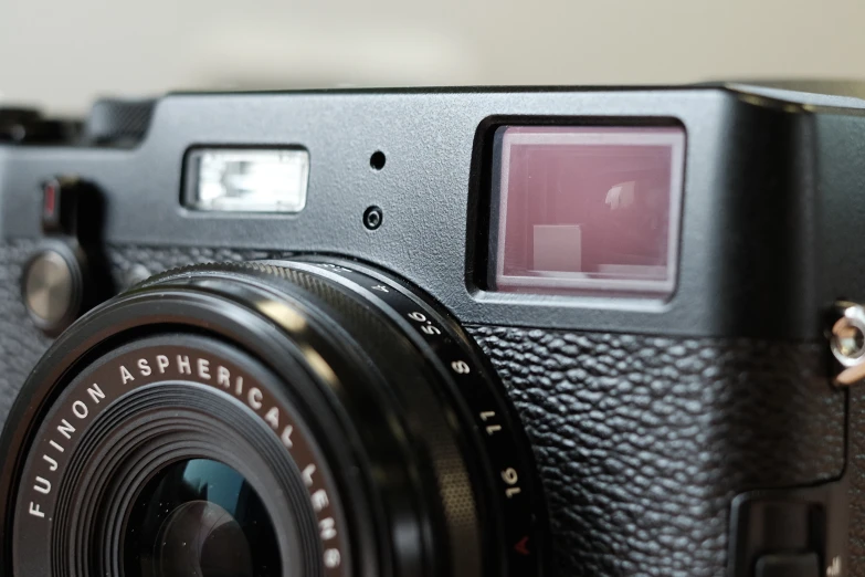 an old fashioned camera is set up and ready to be used