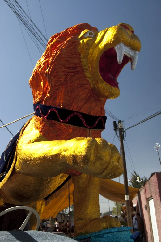 there is a large lion float in the street