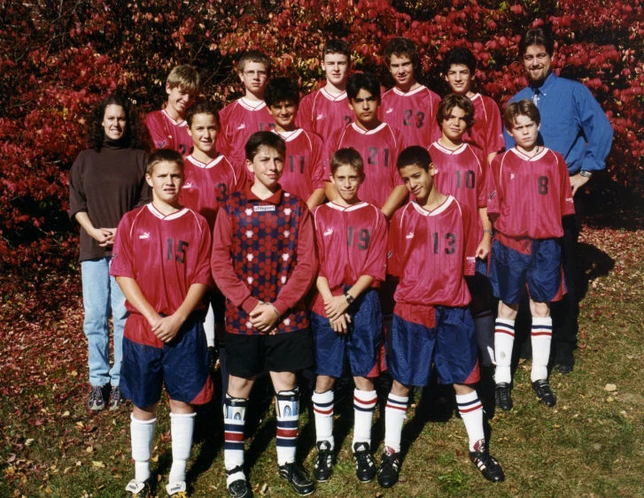 the soccer team is posed for a group picture