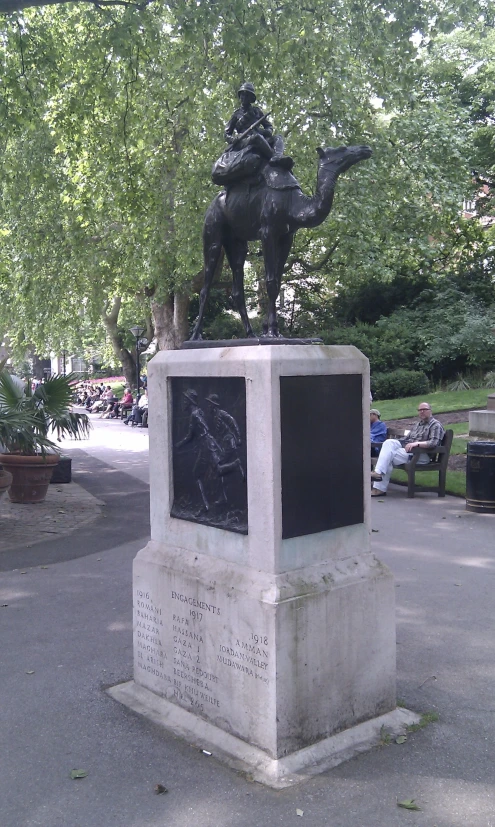 there is a statue of a man on a horse
