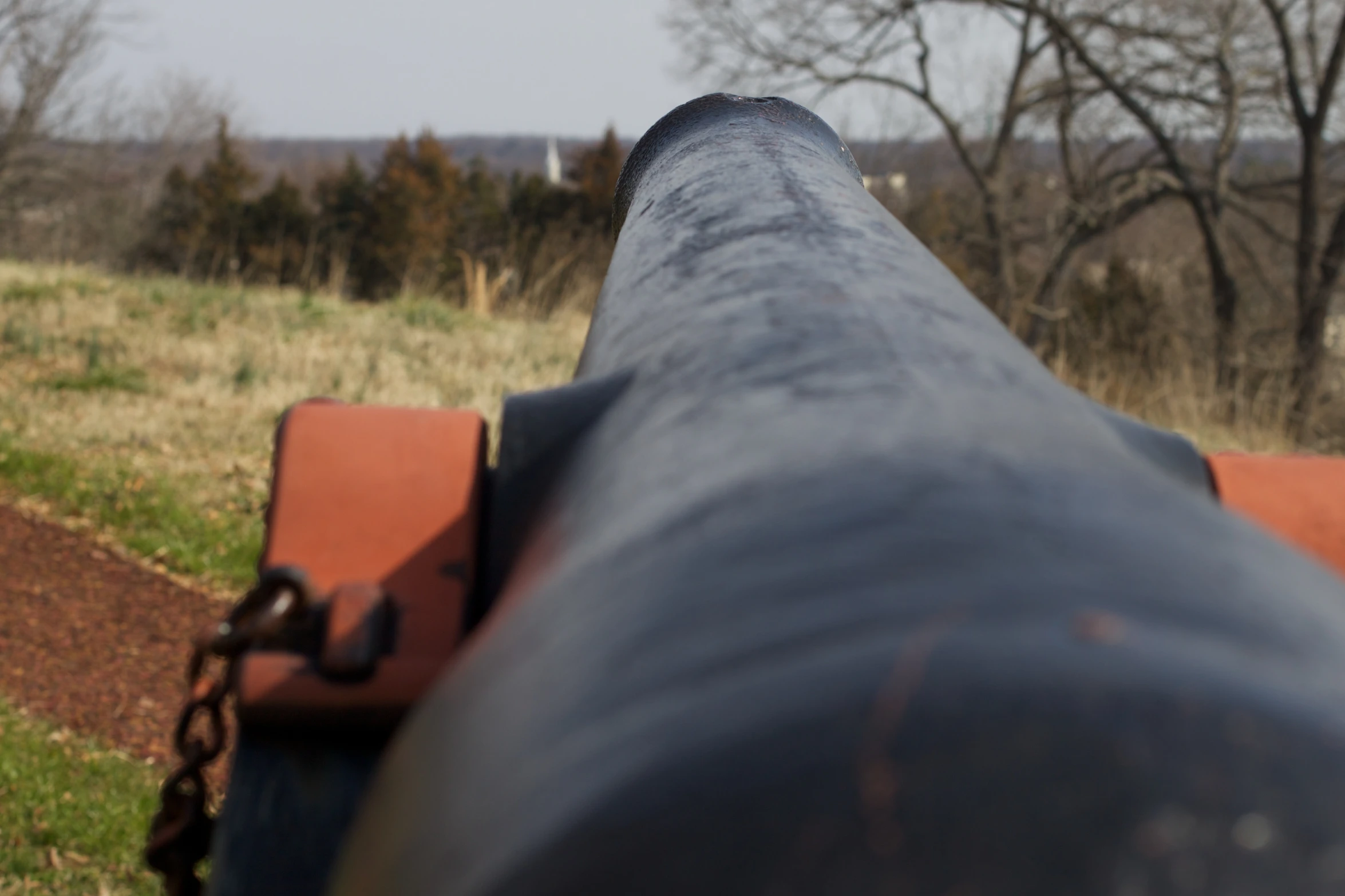 a close up image of a piece of metal pipe