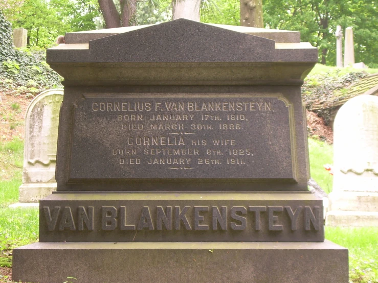 the monument reads van blakkenenseyn with a cross on top