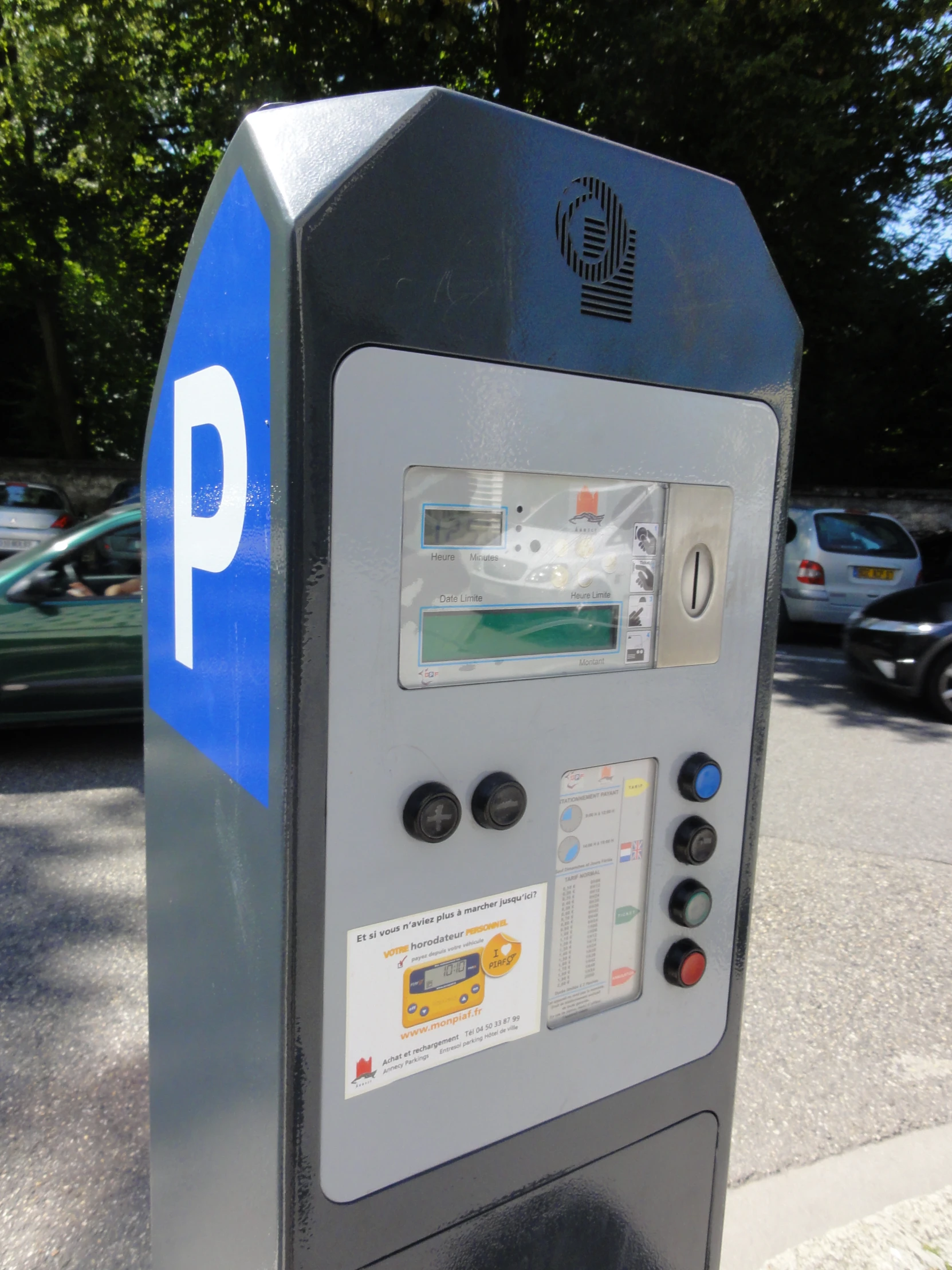 there is an image of an electronic parking meter