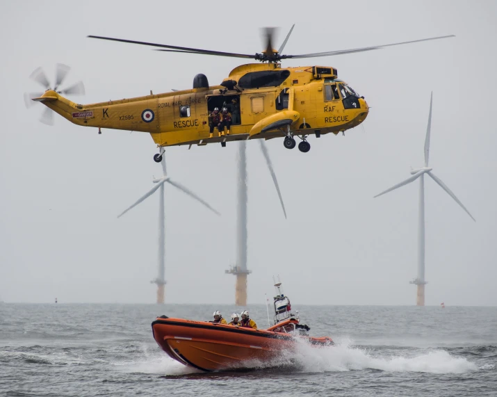 a water craft that is being pulled up to the shore