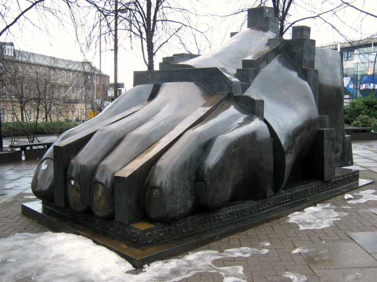 a monument in the middle of a square