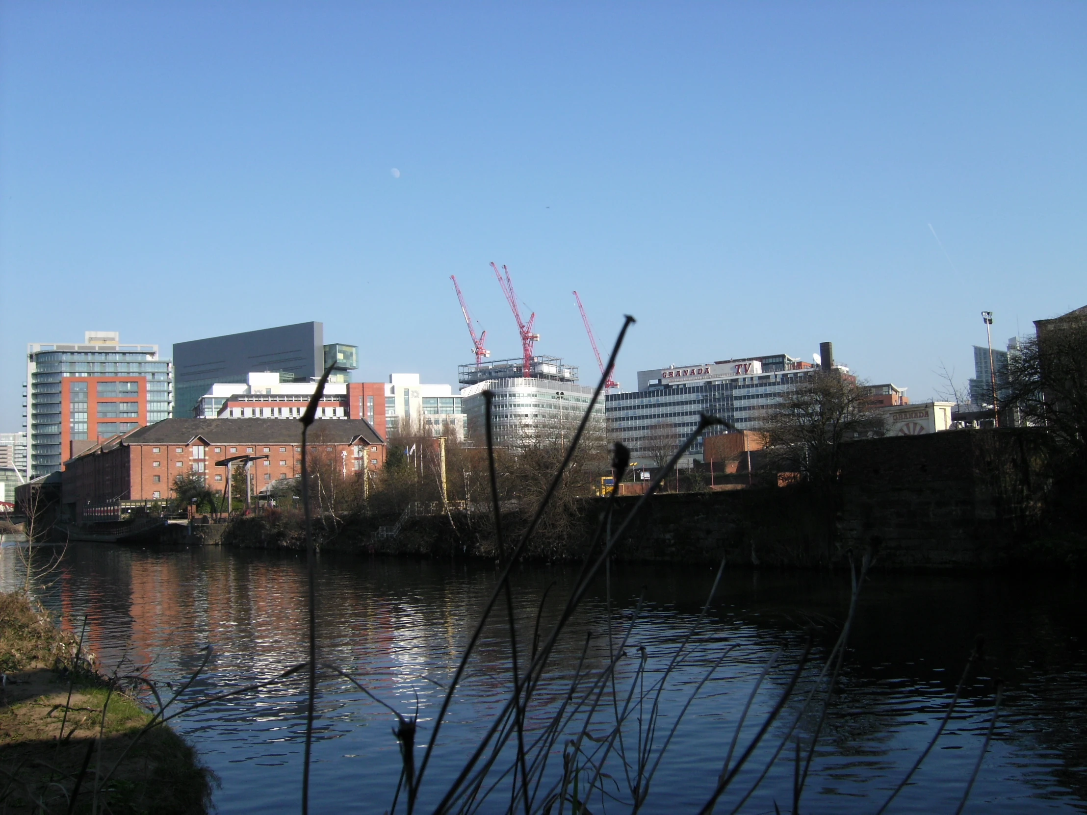 an image of a beautiful city view across the water