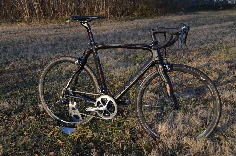 this is a bicycle that has taken off in a field