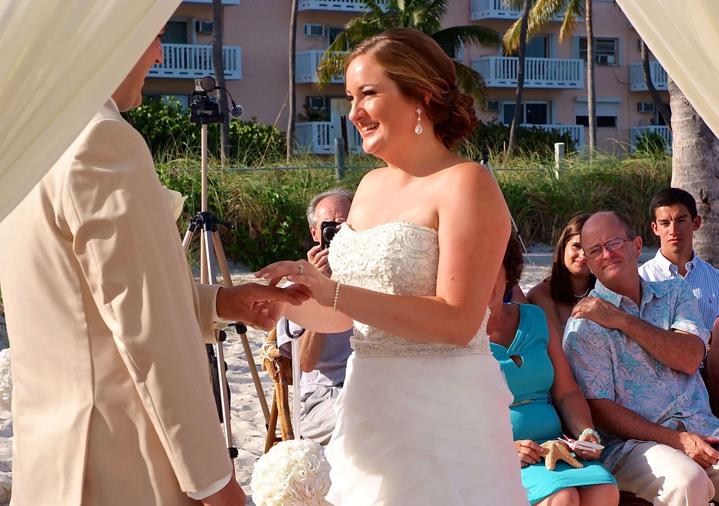 the man and woman are getting married at the ceremony