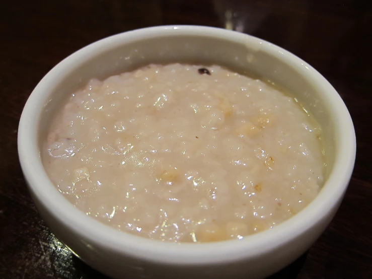 a bowl of oats is shown on the table