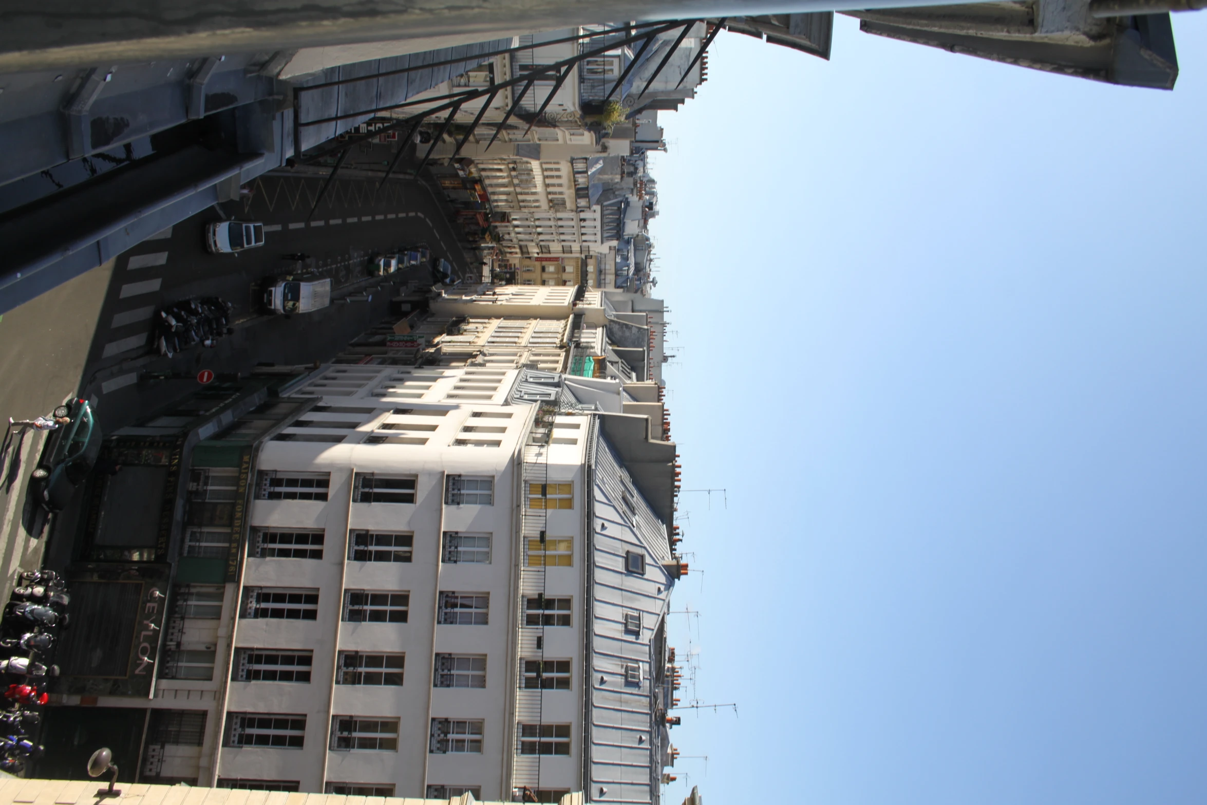 traffic passing along a large city street