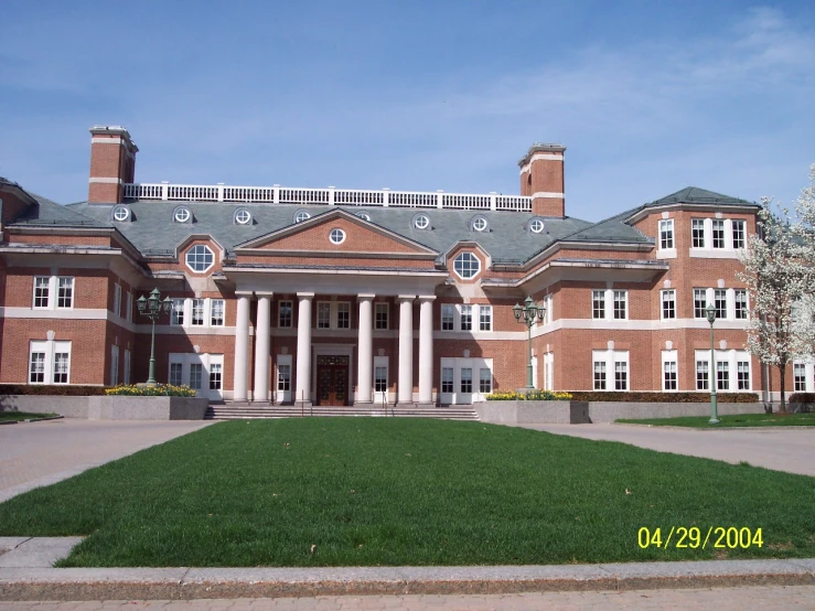 an image of a beautiful building on a sunny day