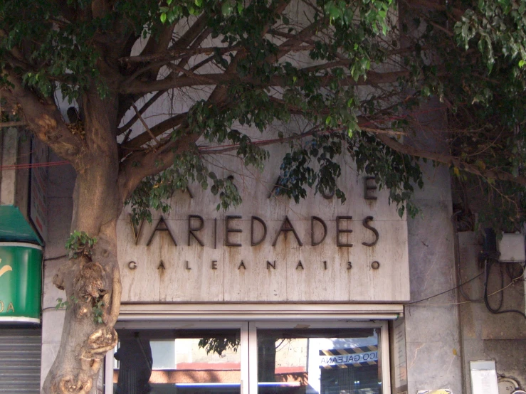a storefront with the word'variedadess'written in brown