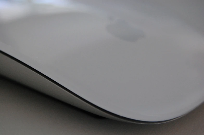 an apple mouse is displayed in this image