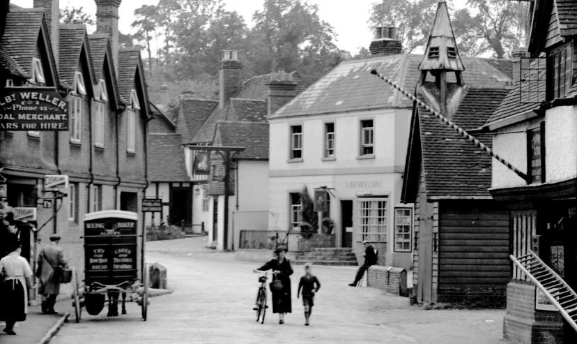 this is a po of old fashioned buildings