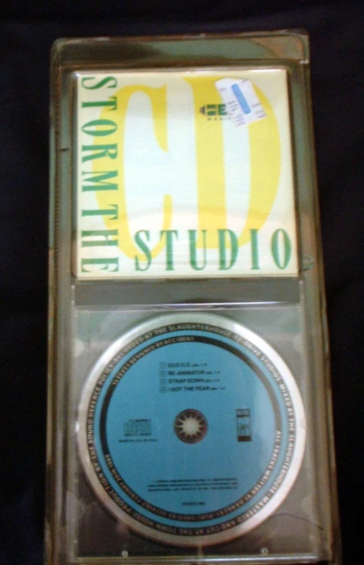 a cd with an image of a street sign