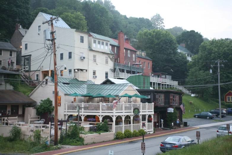 there are many buildings next to each other in the area