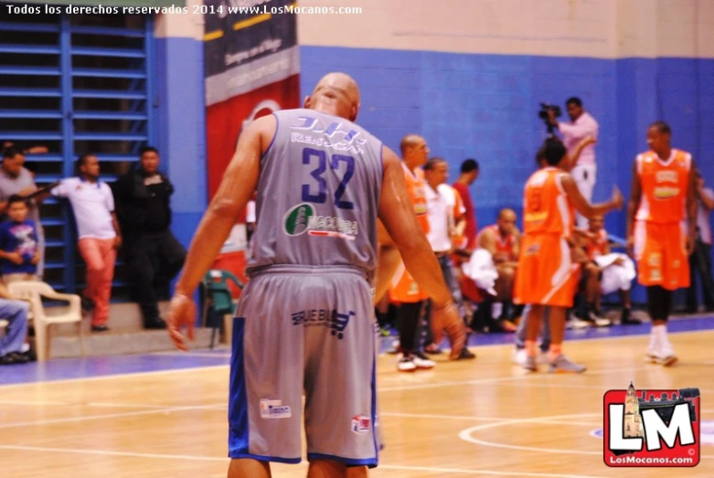 basketball player at the court waiting to go