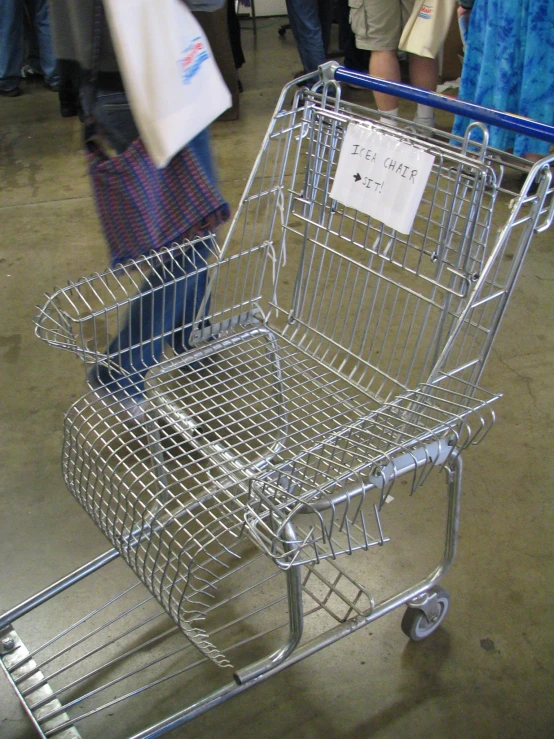 the basket of the shopping cart is empty