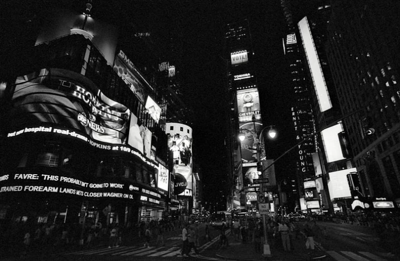 an image of a street scene with buildings