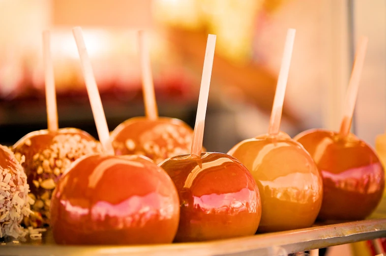 apples that are on some kind of tray