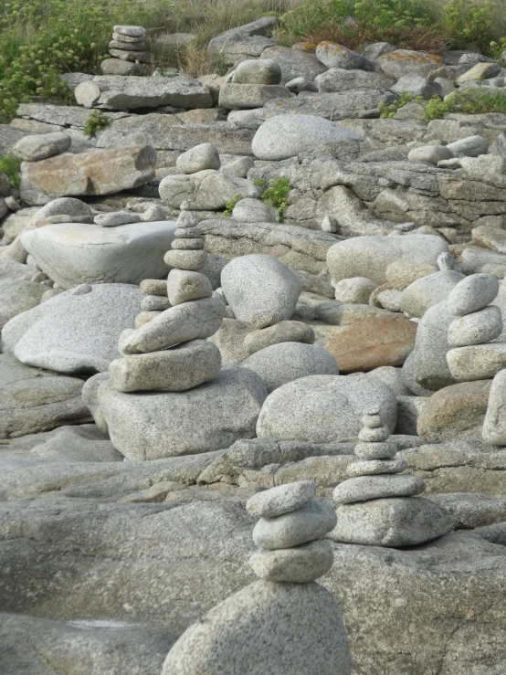 a po of rocks that look like stacked boulders