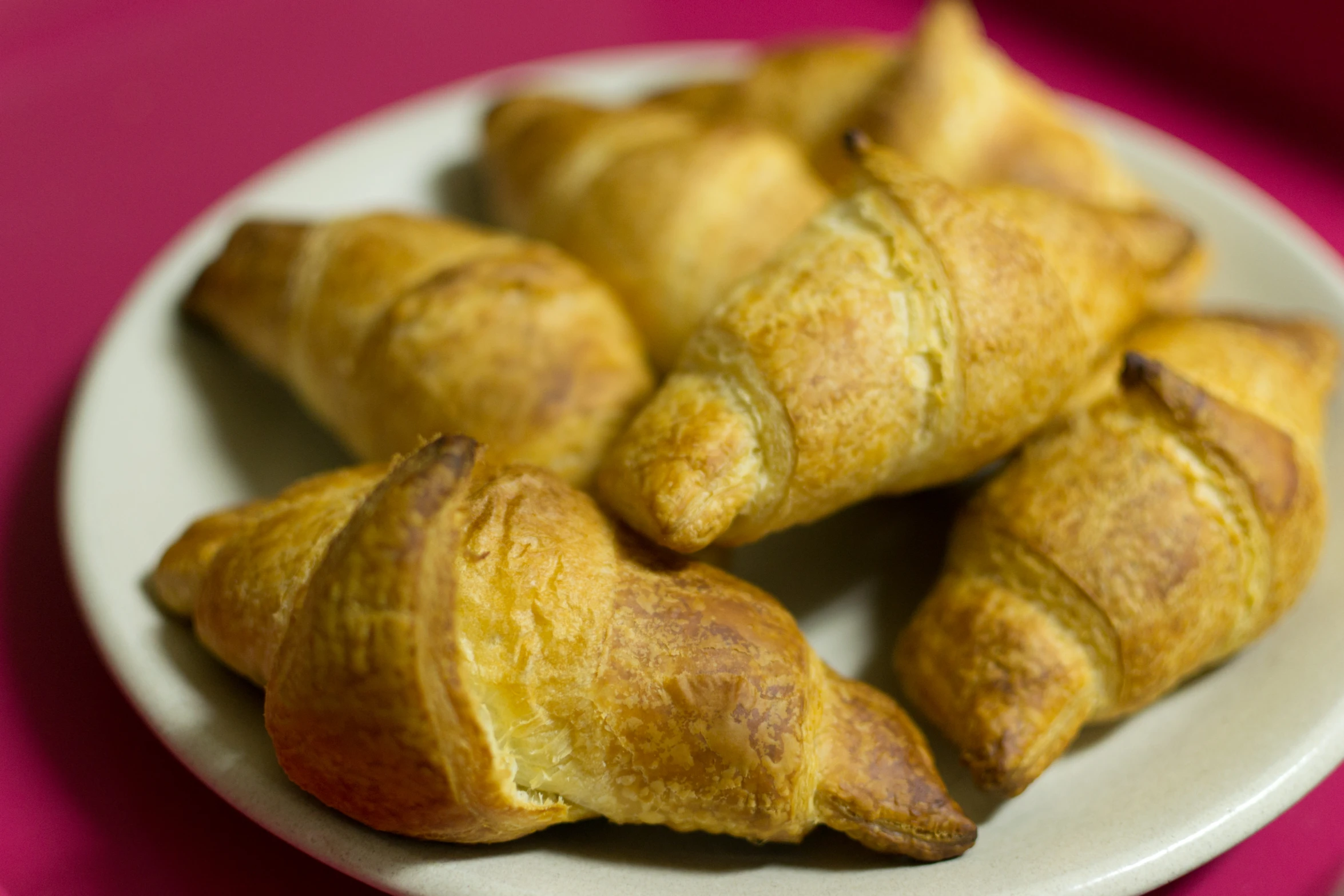 a bunch of tasty looking food that are sitting on a plate