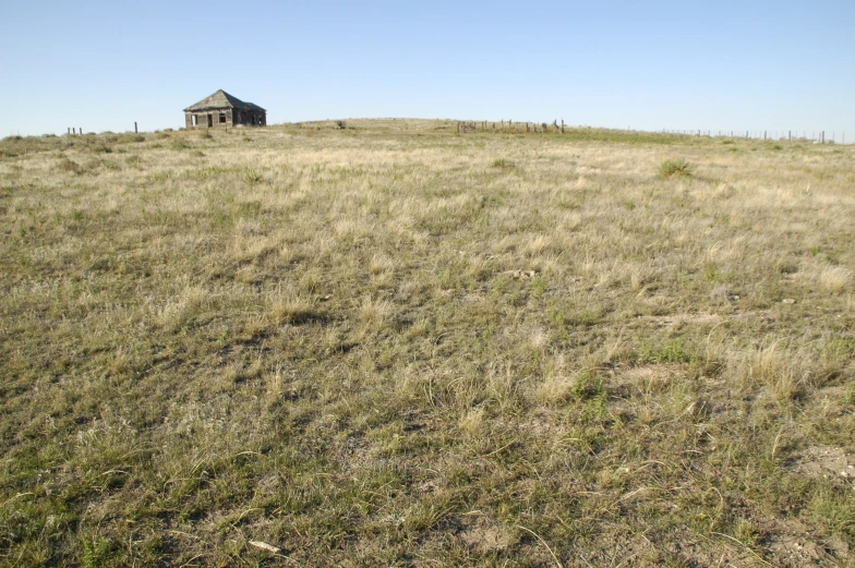 this is the top of a hill and there are a house