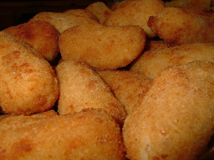 a bunch of cooked fried deep fried food