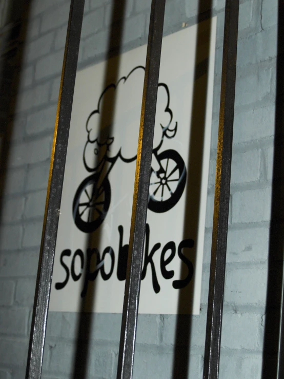 there is a sign that says soolokkes and it reads