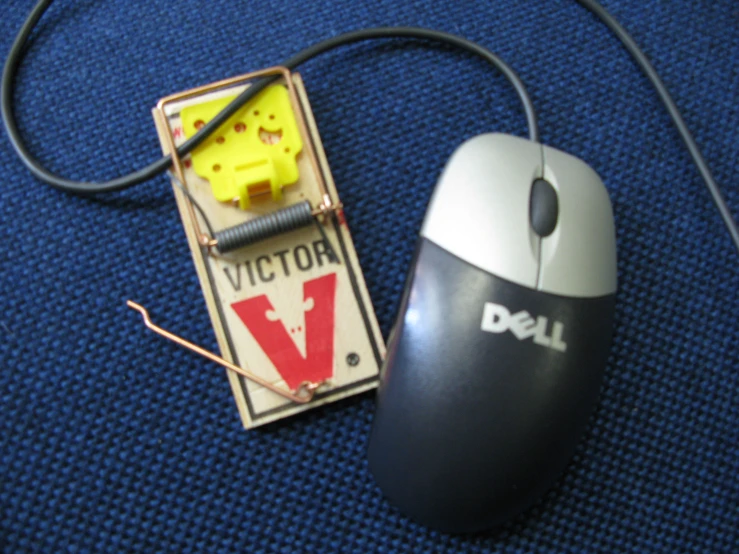 a mouse that is next to a label